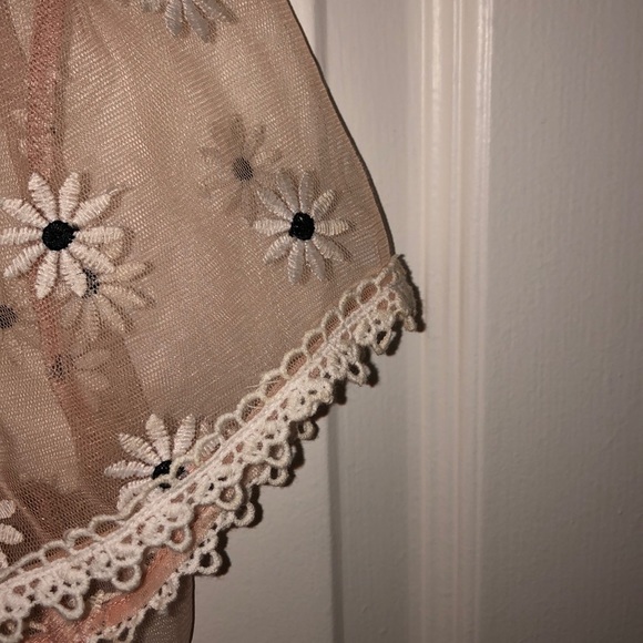 Flower Crop top - Picture 2 of 3